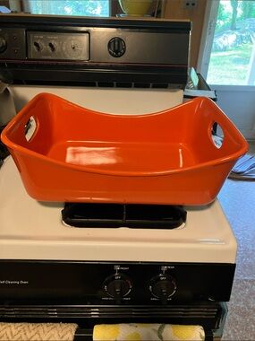 Rachael Ray Bright Orange Ceramic Lasagna/Baking dish with Built-in Side Handles